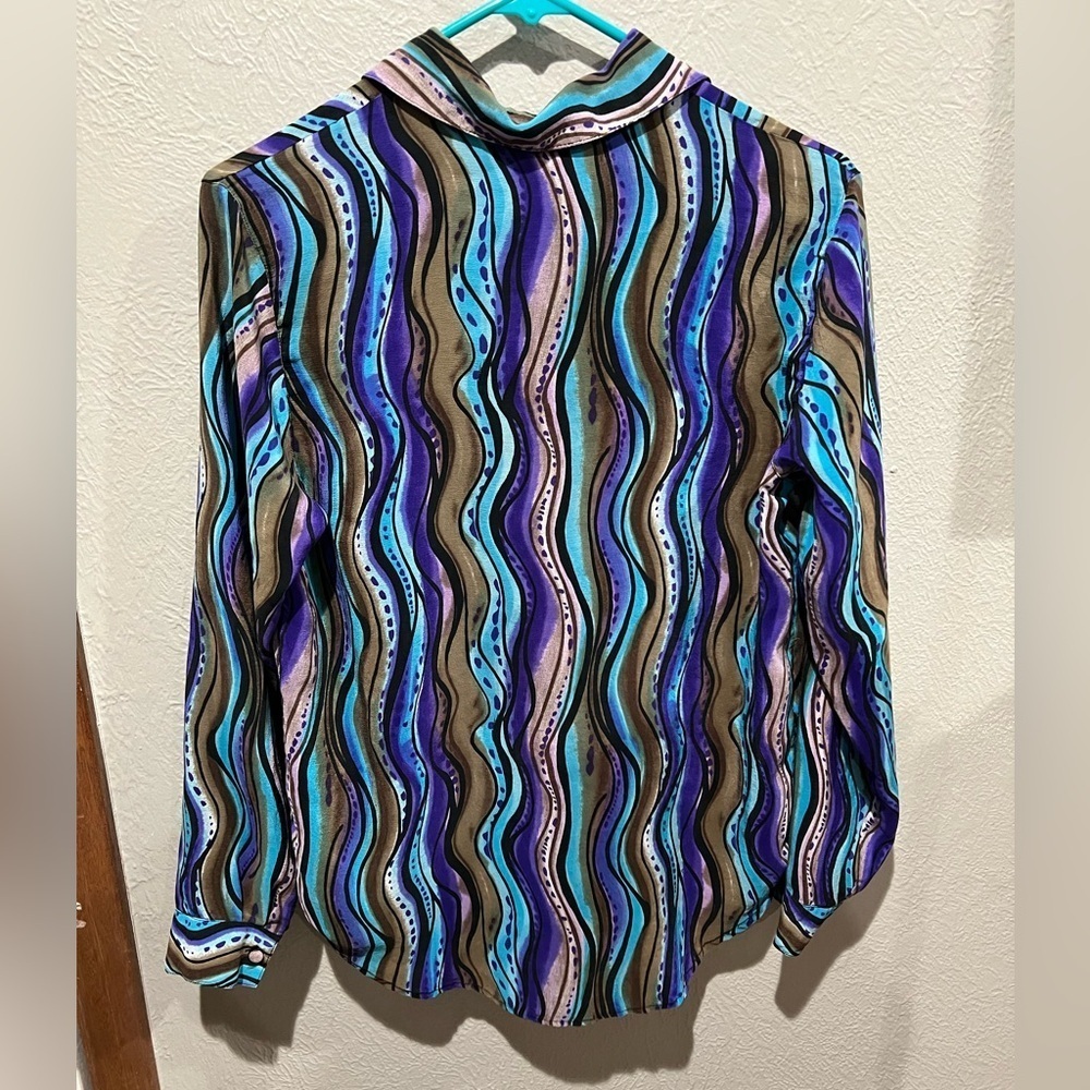 Vibrant Wave Pattern Women's Button Down Shirt 100% Silk Funky Fun EUC Size S - Picture 4 of 4